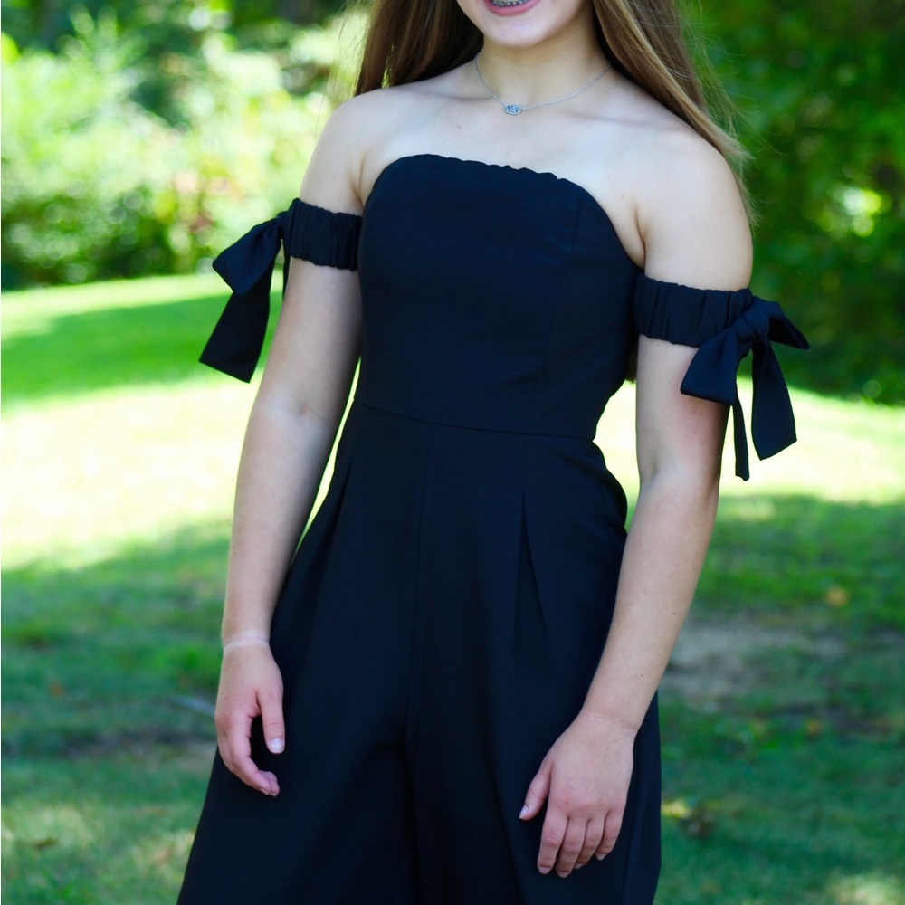 NWT Gianni Bini Rose Black Off The Shoulder‎ Jumpsuit